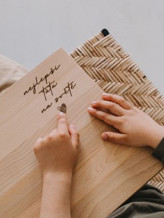 Den otců už tuto neděli! ❣️ Na všechny dárky pro tatínky u nás právě teď platí 15% sleva až do 15. 6. Vyberte něco...