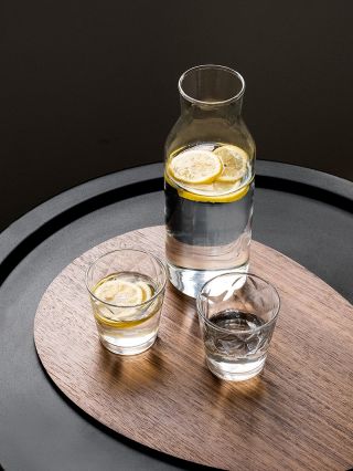 Prostírání nebo podložka? ⟡ Kdo řekl, že patří jen pod talíř? Zkuste ho pod karafu s vodou ❋ kávovar ⟡ konvičku na...