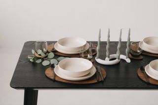 Dřevěné prostírání najdete u nás na e-shopu již od čtvrtka se slevou Black Friday 15%. A kdo čte popisky, může si zažádat...